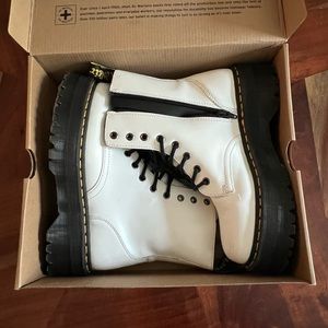 Dr Martens Doc Martens JADON white ~ Men's US 7 ~ Women's US size 8 ~ EUC